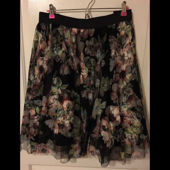 torrid Dresses & Skirts - Torrid Size 4 Floral Tulle Skirt